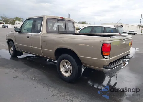 1995 Mazda B4000 Cab Plus z USA, uszkodzony, nr VIN 4F4CR16X9STM13458